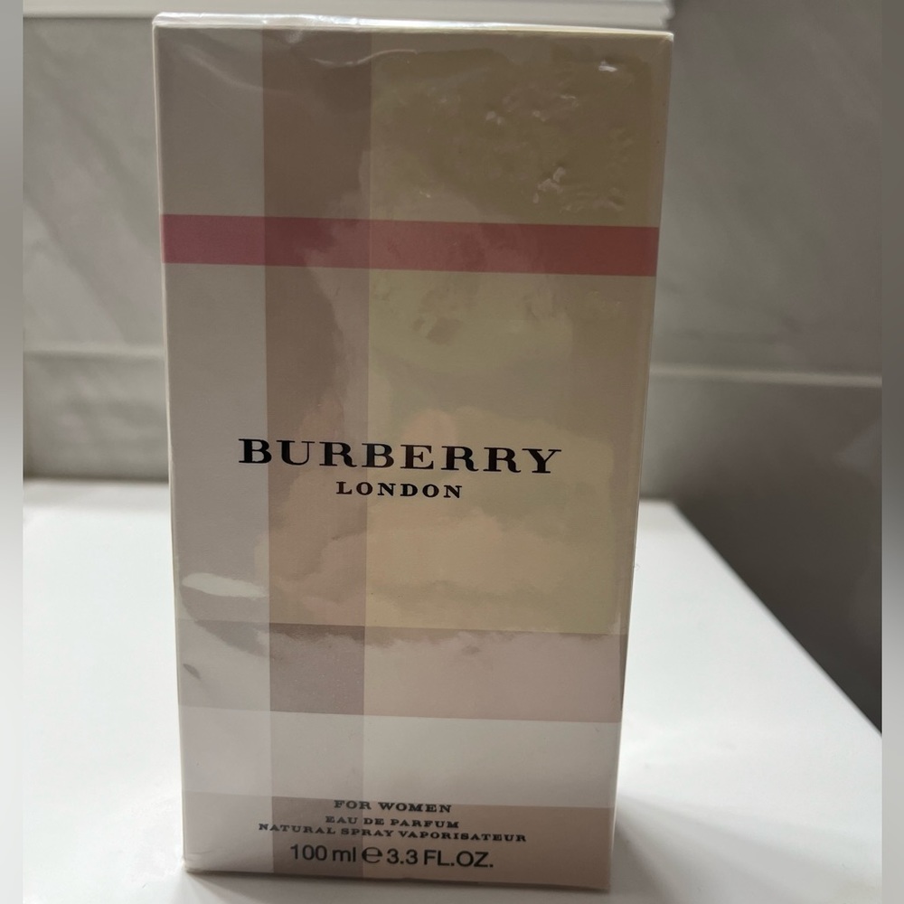 BRAND NEW AND SEALED Burberry London Perfume 100ml